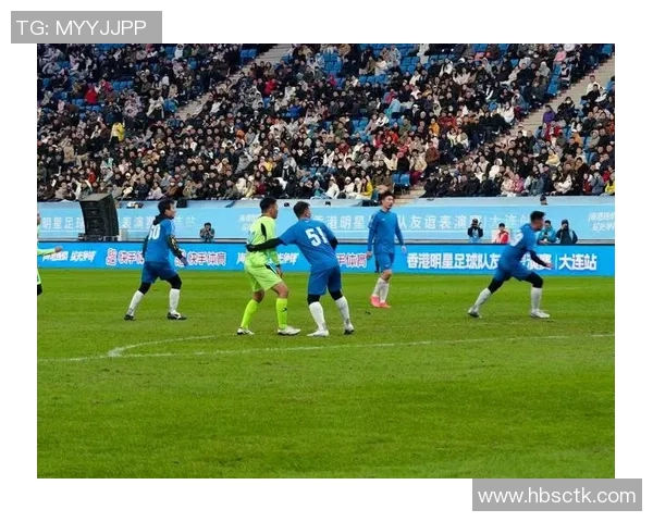 足球明星精彩瞬间高清图片展示头部特写捕捉运动魅力与激情